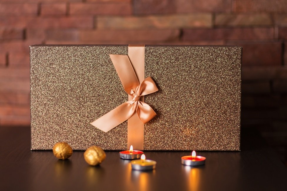 special finishing hat boxes